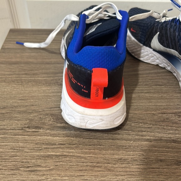 NIKE REACT INFINITY RUN FLY KNIT RUNNING SHOES IN SIZE 8.5 - Picture 10 of 10